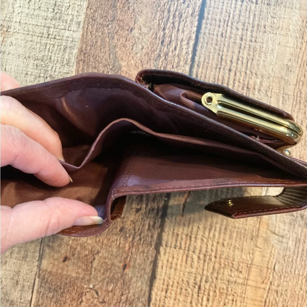Buxton Vintage Marbled Mahogany Leather Bifold‎ Kisslock Coin Pouch Wallet